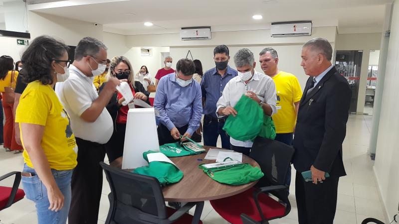 Comissão lacra as urnas para eleições de domingo